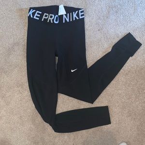 Black Nike Pro leggings